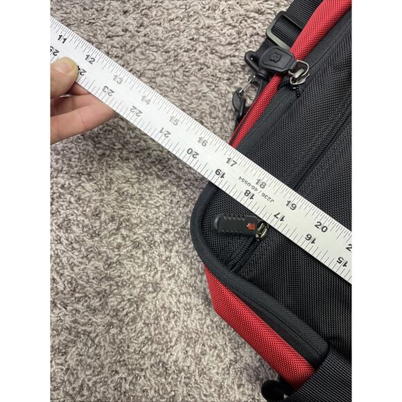 Victorinox Werks Backpack Suiter Expansion Work/Travel Bag With 3 Carry Options - Picture 15 of 16